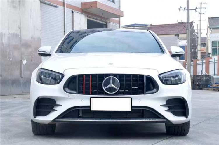 Решетка радиатора Mercedes W213 2020+