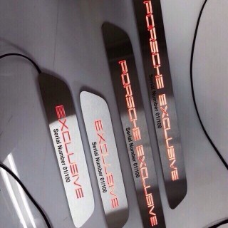 Накладки порогов Porsche Cayenne 2010-нв. Накладки порогов Porsche Cayenne 2010-нв.