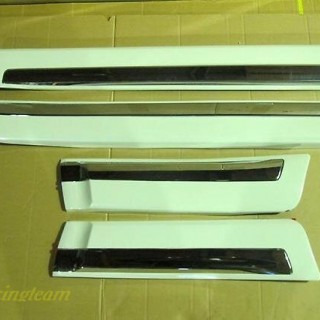 Молдинги дверей Toyota Land Cruser 200 (Белый перламутр) Молдинги дверей Toyota Land Cruser 200 (Белый перламутр)