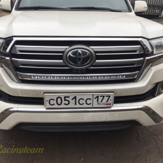 Решетка радиатора с LED огнями для Toyota LC 200 Решетка радиатора с LED огнями для Toyota LC 200