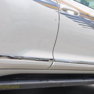 Молдинги двери Toyota Land Cruiser Prado 150 (белый перламутр) Молдинги двери Toyota Land Cruiser Prado 150 (белый перламутр)